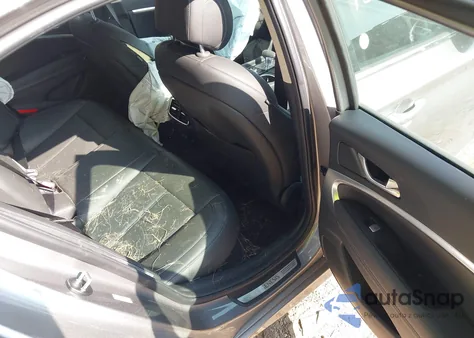 2025 Genesis G70 2.5T Rwd from USA, damaged, VIN KMTG34SC7SU157512